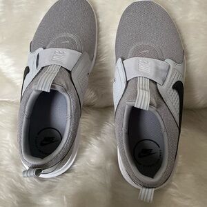 Nikes, men AD slip one